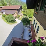 Ferienwohnung Am Krausberghof Mit Balkon Und Parkplatz, Aufenthaltsraum Mit Spielmoeglichkeiten, Erholung- Inmitten Der Natur, 6 Fahrminuten Zur Alpentherme Gastein Und Zur Schlossalmbahn Apartment