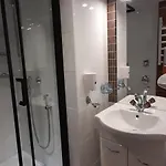 Am Bauernhof Mit Balkon Und Parkplatz, Aufenthaltsraum Mit Spielmoeglichkeiten, Erholung- Inmitten Der Natur, 6 Fahrminuten Zur Alpentherme Gastein Und Zur Schlossalmbahn Apartamento