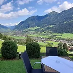 Am Krausberghof Mit Balkon Und Parkplatz, Aufenthaltsraum Mit Spielmoeglichkeiten, Erholung- Inmitten Der Natur, 6 Fahrminuten Zur Alpentherme Gastein Und Zur Schlossalmbahn Bad Hofgastein