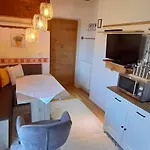 Apartamento Am Bauernhof Mit Balkon Und Parkplatz, Aufenthaltsraum Mit Spielmoeglichkeiten, Erholung- Inmitten Der Natur, 6 Fahrminuten Zur Alpentherme Gastein Und Zur Schlossalmbahn *