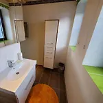 Am Bauernhof Mit Balkon Und Parkplatz, Aufenthaltsraum Mit Spielmoeglichkeiten, Erholung- Inmitten Der Natur, 6 Fahrminuten Zur Alpentherme Gastein Und Zur Schlossalmbahn * Bad Hofgastein