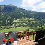 Ferienwohnung Am Krausberghof Mit Balkon Und Parkplatz, Aufenthaltsraum Mit Spielmoeglichkeiten, Erholung- Inmitten Der Natur, 6 Fahrminuten Zur Alpentherme Gastein Und Zur Schlossalmbahn Apartment *