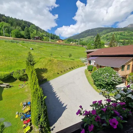 Krausberghof Apartment *