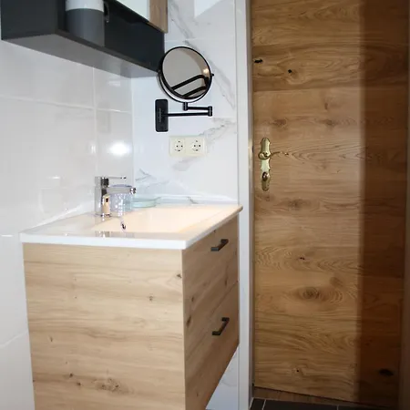Apartament Am Krausberghof Mit Balkon Und Parkplatz, Aufenthaltsraum Mit Spielmoeglichkeiten, Erholung- Inmitten Der Natur, 6 Fahrminuten Zur Alpentherme Gastein Und Zur Schlossalmbahn *