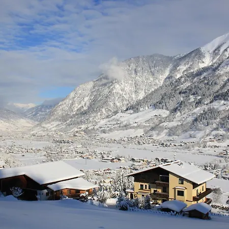 Am Krausberghof Mit Balkon Und Parkplatz, Aufenthaltsraum Mit Spielmoeglichkeiten, Erholung- Inmitten Der Natur, 6 Fahrminuten Zur Alpentherme Gastein Und Zur Schlossalmbahn Bad Hofgastein