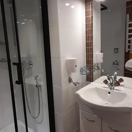 Ferienwohnung Mit Balkon Und Parkplatz, Erholung- Inmitten Der Natur, 6 Fahrminuten Zur Alpentherme Gastein Und Zur Schlossalmbahn Lejlighed