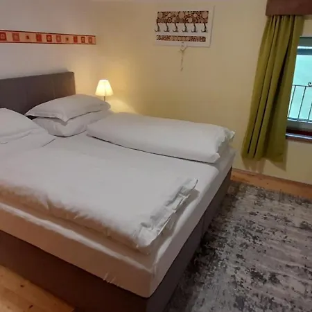 Urlaub Am Krausberghof, Mit Balkon Und Parkplatz, Inmitten Der Natur, Kostenfreie Kaffeekapseln, 6 Fahrminuten Zur Alpentherme Gastein Und Zur Schlossalmbahn, Spielplatz, Grosser Gartenbereich Appartement Bad Hofgastein