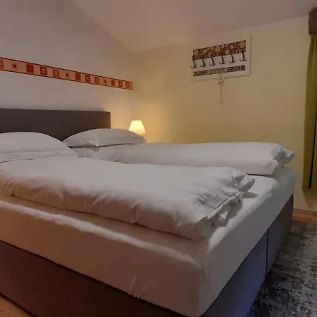 Apartament Am Krausberghof Mit Balkon Und Parkplatz, Aufenthaltsraum Mit Spielmoeglichkeiten, Erholung- Inmitten Der Natur, 6 Fahrminuten Zur Alpentherme Gastein Und Zur Schlossalmbahn