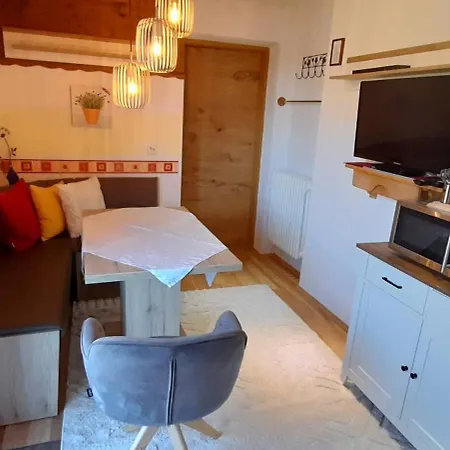 Am Krausberghof Mit Balkon Und Parkplatz, Aufenthaltsraum Mit Spielmoeglichkeiten, Erholung- Inmitten Der Natur, 6 Fahrminuten Zur Alpentherme Gastein Und Zur Schlossalmbahn Apartament