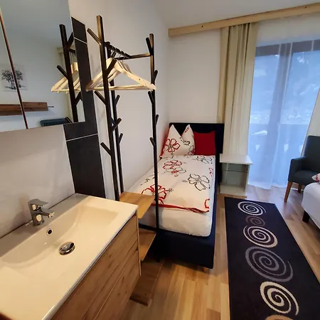 Apartament Am Krausberghof Mit Balkon Und Parkplatz, Aufenthaltsraum Mit Spielmoeglichkeiten, Erholung- Inmitten Der Natur, 6 Fahrminuten Zur Alpentherme Gastein Und Zur Schlossalmbahn *