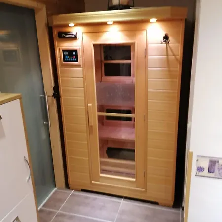 Apartment Am Krausberghof Mit Balkon Und Parkplatz, Aufenthaltsraum Mit Spielmöglichkeiten, Erholung- Inmitten Der Natur, 6 Fahrminuten Zur Alpentherme Gastein Und Zur Schlossalmbahn Bad Hofgastein