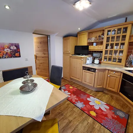 Ferienwohnung Mit Balkon Und Parkplatz, Erholung- Inmitten Der Natur, 6 Fahrminuten Zur Alpentherme Gastein Und Zur Schlossalmbahn * Bad Hofgastein