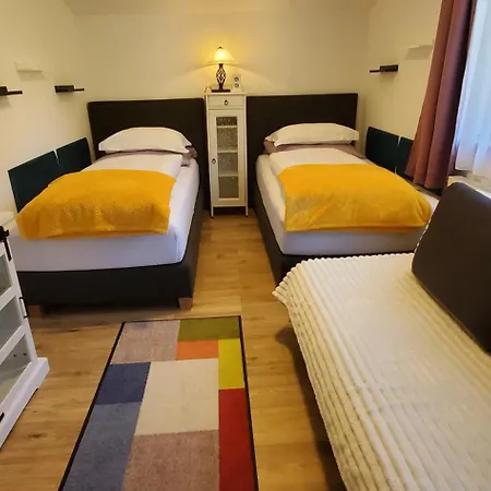 Apartament Ferienwohnung Am Krausberghof Mit Balkon Und Parkplatz, Aufenthaltsraum, 6 Fahrminuten Zur Alpentherme Gastein Und Zur Schlossalmbahn Bad Hofgastein