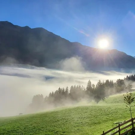 Ferienwohnung Am Krausberghof Mit Balkon Und Parkplatz, Aufenthaltsraum, 6 Fahrminuten Zur Alpentherme Gastein Und Zur Schlossalmbahn Apartament