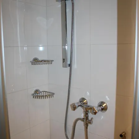 Apartment Urlaub Am Krausberghof, Apartment Mit Balkon Und Parkplatz, Aufenthaltsraum, Sauna Und Infrarotkabine, Inmitten Der Natur, Kostenfreie Kaffeekapseln, 6 Fahrminuten Zur Alpentherme Gastein Und Zur Schlossalmbahn