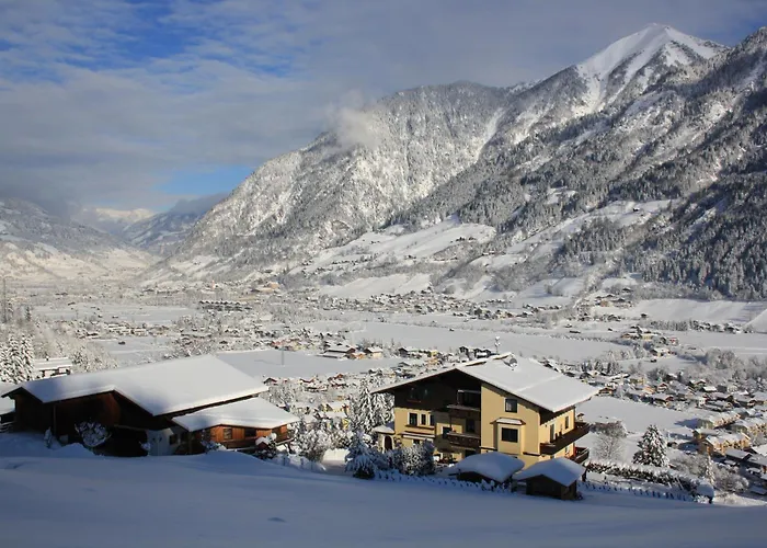Am Bauernhof Mit Balkon Und Parkplatz, Aufenthaltsraum Mit Spielmoeglichkeiten, Erholung- Inmitten Der Natur, 6 Fahrminuten Zur Alpentherme Gastein Und Zur Schlossalmbahn *